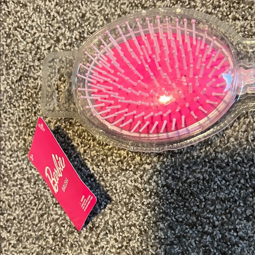 BNWT Girl’s Barbie Star Confetti Hairbrush!